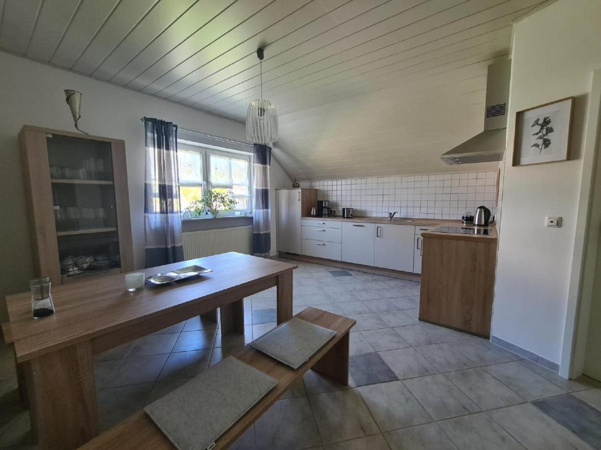 Ferienwohnung Toni Mit Balkon Und Garten Pemfling Luaran gambar